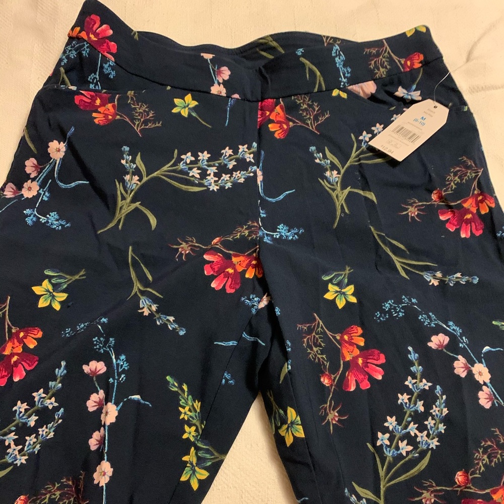 Ladies elastic waist shorts